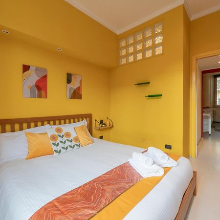 Xenia Apartments - Colorful Apartment In Fiera Area Milano Exterior foto